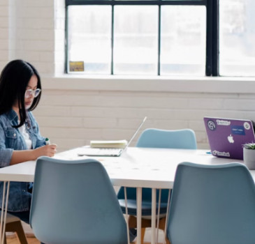 Czy GPT może pomóc w przewidywaniu zmian regulacyjnych w branży?