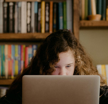 Rozwój platformy do nauki online z wykorzystaniem CMS Agencji Interaktywnej Argonium