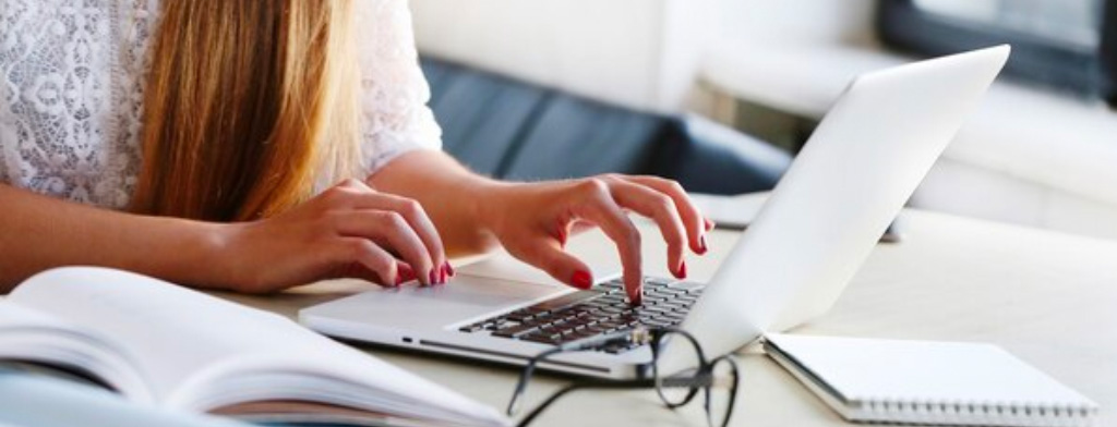 Treści na stronach www - balans między informacją a perswazją