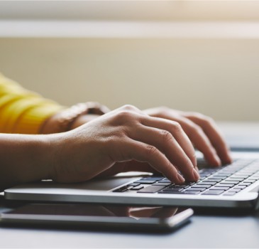 Tworzenie opisów produktów w sklepie meblowym