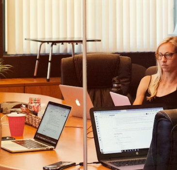 Zastosowanie Agencji Interaktywnej Argonium w tworzeniu strony portfolio dla agencji kreatywnej